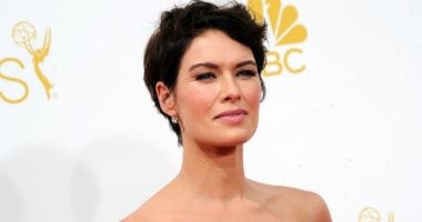 نجمة مسلسل Game of thrones تدعم مؤسسات خيرية لصناعة الكمامات