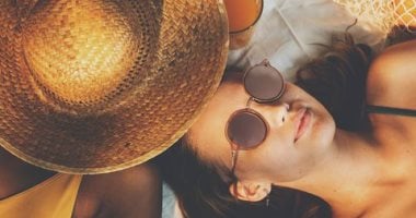 اعملى تان وحافظى على بشرتك.. 6 نصائح للحصول على اللون البرونزى فى الصيف