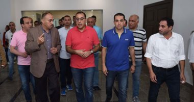 صور.. رئيس الوزراء يتفقد مشروعات مدينة العلمين الجديدة