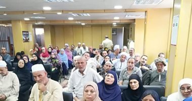 صور.. تدريب أسبوعى لحجاج الجمعيات بأسيوط على إجراءات السفر والمناسك