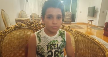 صور.. مأساة طفل مصاب فى وتر اليد.. زميله دفعه على لوح زجاجى بنادى سموحة فأصابه بعاهة.. والد الضحية يطالب بحق نجله لإصابته البالغة.. ويحرر محضرا ويطلب تفريغ الكاميرات لمعاقبة المتسببن فى الحادث