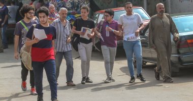 طلاب الثانوية بالأقصر يتوافدون على اللجان وسط الالتزام بالإجراءات الاحترازية