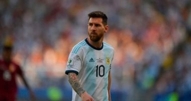 نجم البرازيل السابق: ميسي يستحق الفوز بالكرة الذهبية