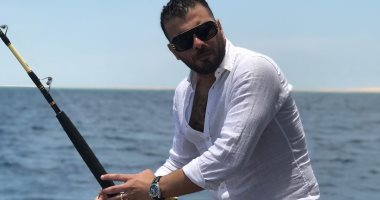 القناص قناص.. متعب يصطاد السمك على مركب يوم المباراة.. شوف الجمهور قاله إيه؟