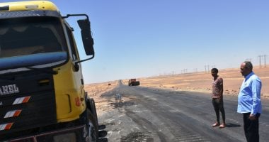سكرتير عام محافظة أسوان يتفقد مشروع ازدواج الطريق الصحراوى.. صور
