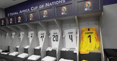 صور .. غرفة ملابس منتخب مصر قبل مواجهة أوغندا 