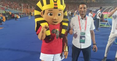 التحكيم المصرى حاضر فى ستاد القاهرة  قبل انطلاق مواجهة الفراعنة والرافعات " صور" 