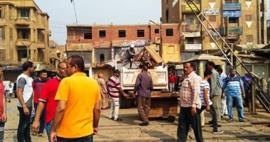 جهاز العاشر من رمضان ينفذ 12 قرار غلق وتشميع للمحال والمخازن المخالفة بالمدينة 