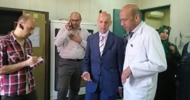 صور.. وكيل "صحة الشرقية" يتابع أعمال نقل محرقة مستشفى أبو كبير لمجمع المحارق بالخطارة
