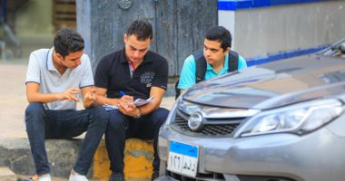طلاب الثانوية العامة يؤدون امتحان اللغة الأجنبية الثانية