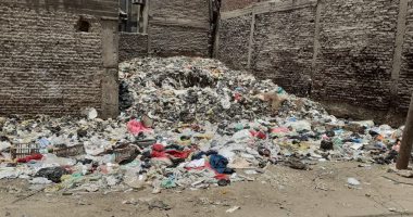 فيديو.. اضبط مخالفة.. مقلب قمامة وسط المساكن بمدينة بلبيس بالشرقية