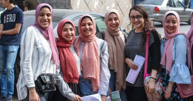 نهاية ماراثون الثانوية العامة بامتحان اللغة الأجنبية الثانية.. الطالبات: "النهاردة عيدنا الحقيقى".. صفحات الغش الإلكترونى تتداول أسئلة الألمانية والفرنسية والإيطالية.. وفريق مكافحة الغش يتتبع المسئول عن تصويرها