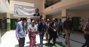 محافظ أسيوط يتفقد مبادرة الرئيس لدعم صحة المرأة والكشف عن الأمراض غير السارية