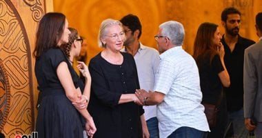 السقا وآل فهمى والفيشاوى وسوسن بدر وأشرف زكى ولبلبة فى عزاء عزت أبو عوف 