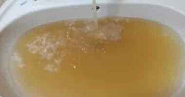 "مش ميه ديه عرقسوس".. شكوى من تغير خواص مياه الشرب فى صفط اللبن