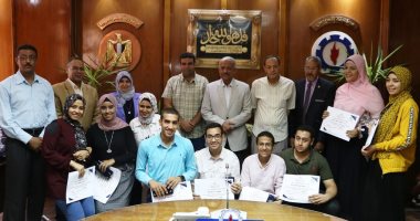 صور.. السويس تحصد 9 مراكز أولى على الجمهورية فى الدبلومات الفنية