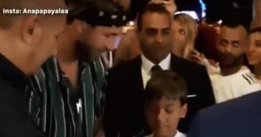 شاهد أول ظهور لـ راموس فى الغردقة على أنغام نشيد ريال مدريد