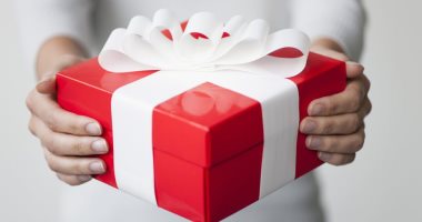 لو عيد ميلاد صديقك قرب ومحتار تجيبله إيه.. تخلص من الحيرة بـ 4 نصائح