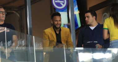 شاهد.. نيمار يؤازر البرازيل أمام الأرجنتين من المدرجات 