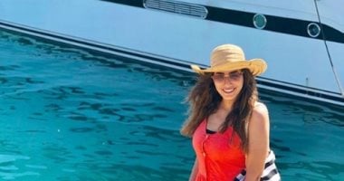 صور.. ميريهان حسين وهايدى موسى ومناظر مبهجة من أمام البحر