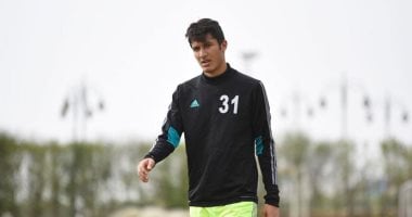 شاهد حزن أسامة جلال بعد تعرضه للإصابة في مباراة الزمالك وإنبي.. فيديو