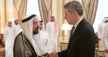 فيديو.. حاكم الشارقة يتقبل تعازى الشيوخ وأعيان البلاد والوزراء فى ابنه خالد
