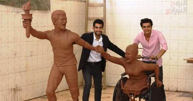 صور.. تمثال للاعبين متحدى الإعاقة.. مشروع تخرج فى "فنون جملية" بالمنيا