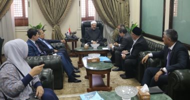 مفتى الجمهورية يستقبل وفدًا من أوزبكستان لبحث التعاون الدينى