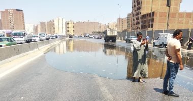 قارئ يشارك بفيديو و صور لحادث تسريب زيت أعلى الدائرى أوقف الحركة المرورية
