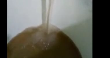 صور.. أهالى الحواتكة بأسيوط يشكون من سوء مياه الشرب بالقرية