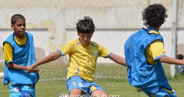فيديو ..اقبال شديد على اختبارات الناشئين بالنادى الإسماعيلى 
