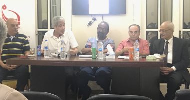 صور..مؤرخون يشاركون فى مناقشة "الكنيسة صراع أم مخاض ميلاد؟" للمفكر كمال زاخر
