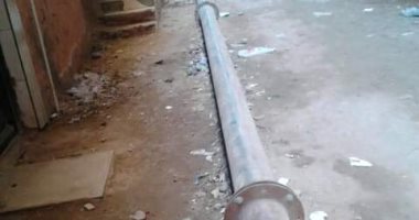 استمرار معاناة "أهالى بشتيل" من وجود مواسير صرف فوق سطح الأرض تعيق الأهالى
