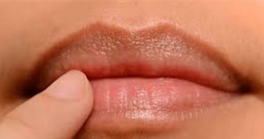 مفيش مشكلة ملهاش حل ..وصفات طبيعية لتفتيح منطقة الشفاه 