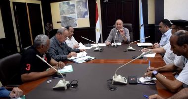 محافظ البحر الأحمر يعقد اجتماعاً طارئا لتحديد تعريفة المواصلات الجديدة
