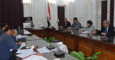 محافظ المنيا: استقرار الحالة العامة بمحطات الوقود.. وخط ساخن لاستقبال الشكاوى