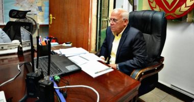 صور.. محافظ بورسعيد يؤكد لرئيس الوزراء تشديد الرقابة على محطات الوقود والمواقف