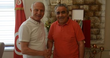 هل يفتح الطريق أمام حسام حسن.. فوزى البنزرتى يرحل عن الوداد لتدريب النجم الساحلى