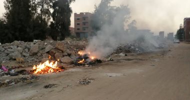 اضبط مخالفة.. القمامة تحاصر منشية البكرى بالمحلة.. "صور"