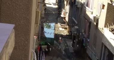 شكاوى من طفح مياه الصرف الصحى بشارع عمر بن الخطاب فى الهرم