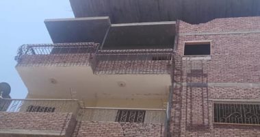 صور.. وقف أعمال بناء مخالف بأحد الأبراج السكنية بمدينة مغاغه والتحفظ على المعدات