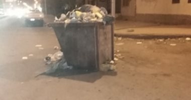 انتشار القمامة بالمجاورة السادسة فى التجمع الأول يزعج الأهالى