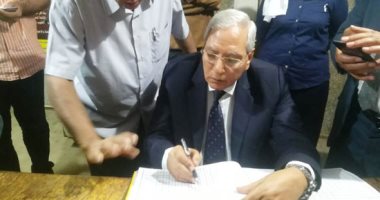 محافظ الدقهلية يحيل مدير مستشفى ميت سلسيل وأمين المخازن و8 أطباء للتحقيق 