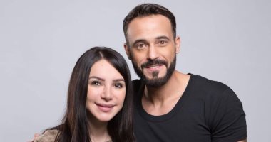 يوسف الشريف يتغزل فى زوجته..كيف ردت عليه إنجى علاء ؟