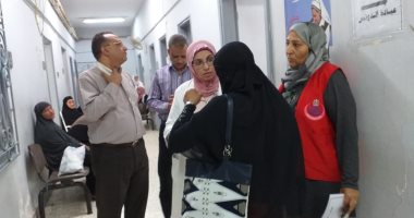 وفد من وزارة الصحة يتفقد فاعليات المبادرة الرئاسية لصحة المرأة
