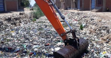 تطهير مصرفى زفتى وشبرا ملكان لحل مشكلة طفح بالمجارى بقرية عياش بالمحلة