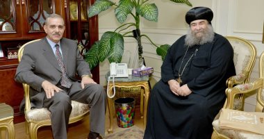 صور.. محافظ أسيوط يلتقى بمطران المحافظة لبحث مسار رحلة العائلة المقدسة