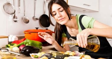 عشان ماتحسيش بالإحراج قدام ضيوفك..نصائح للتخلص من روائح الطهى