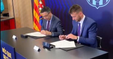 شاهد.. مراسم تقديم نيتو حارسًا لبرشلونة الأسبانى 