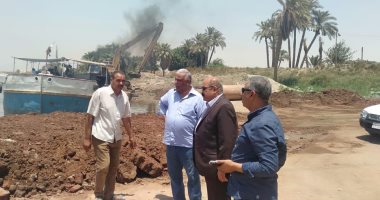 إزالة تعديات على ضفاف النيل بالصف فى الجيزة.. صور